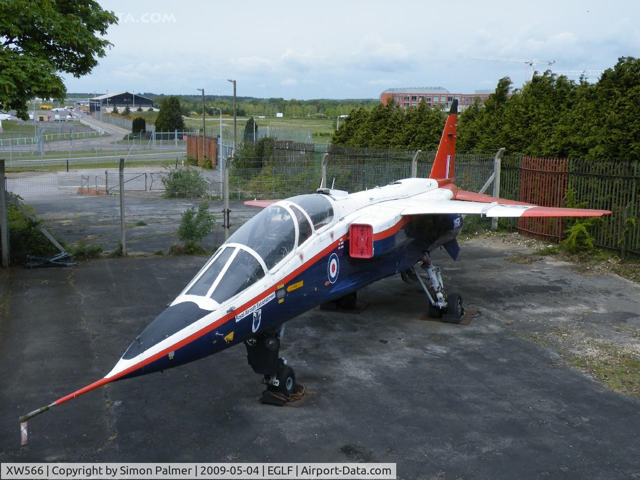 XW566, 1971 Sepecat Jaguar B C/N B.08, Jaguar preserved at Farnborough