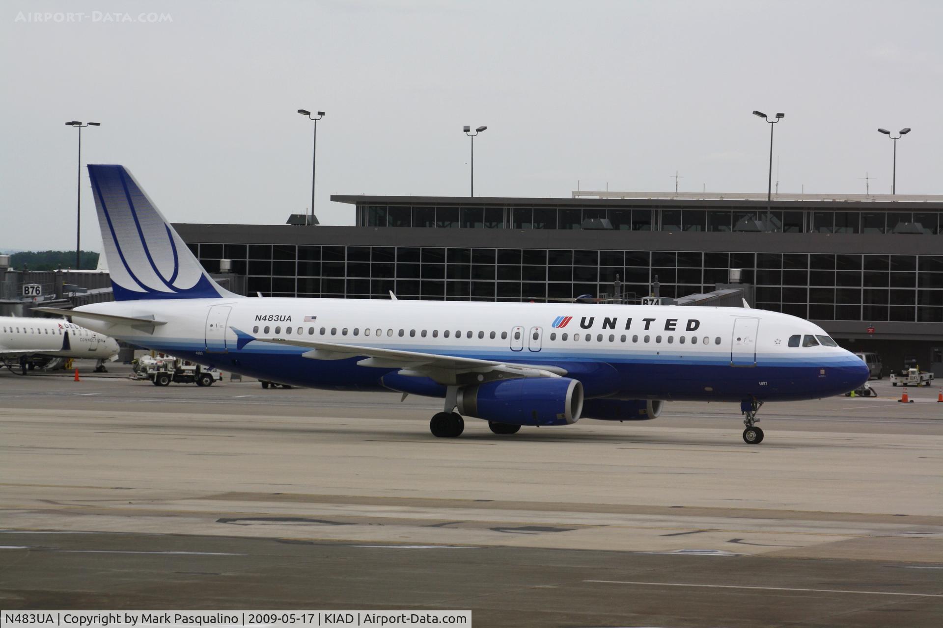 N483UA, 2001 Airbus A320-232 C/N 1586, Airbus A320