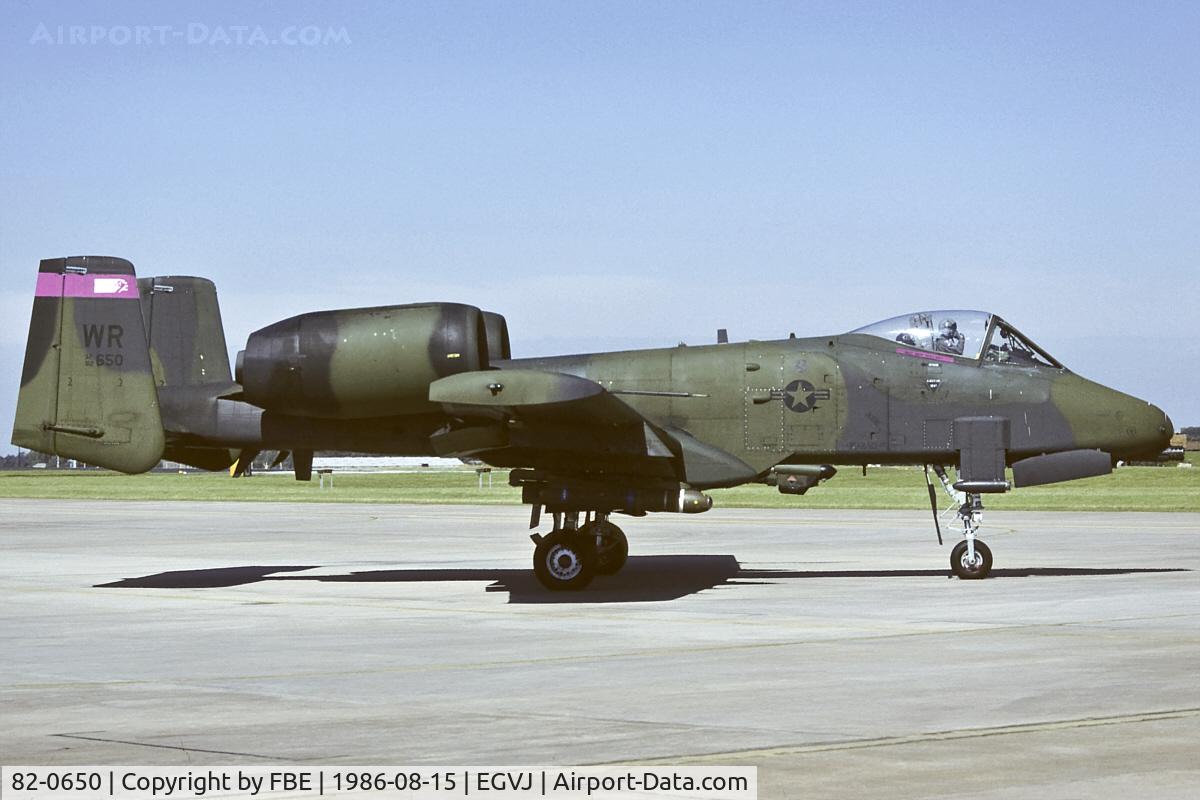 82-0650, 1980 Fairchild Republic A-10A Thunderbolt II C/N A10-0698, A-10A taxies to the runway at RAF Bentwaters