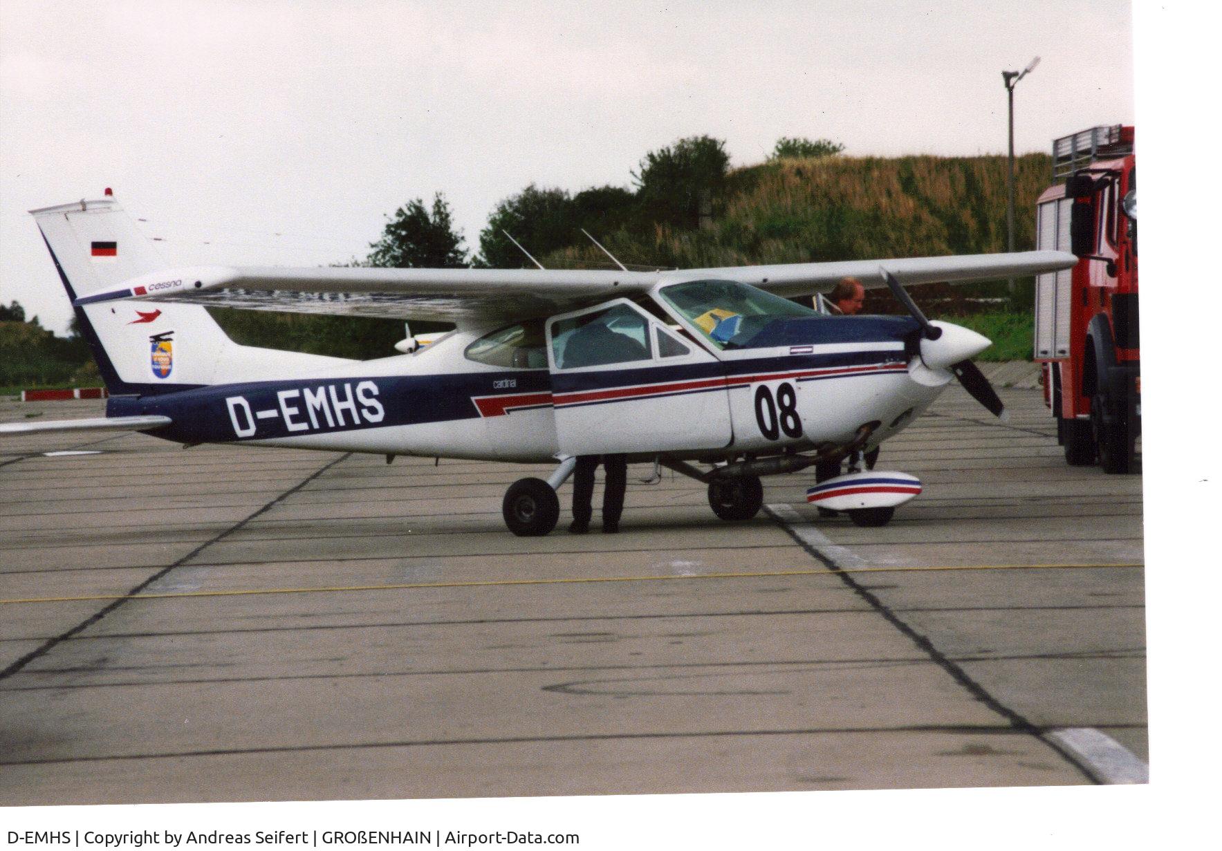 D-EMHS, Cessna 177B Cardinal C/N 17701687, Kunstflug WM Großenhain 30.7.2000