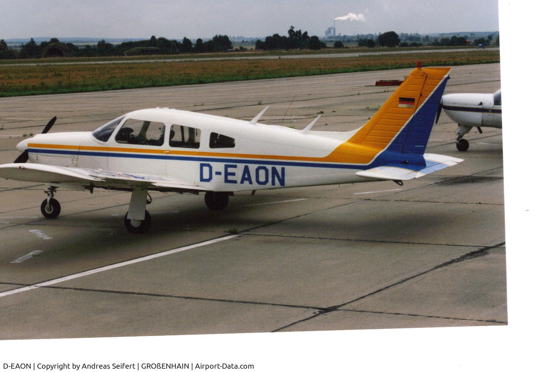 D-EAON, 1975 Piper PA-28R-200 Cherokee Arrow II C/N 28R-7535273, Kunstflug WM Großenhain 30.7.2000