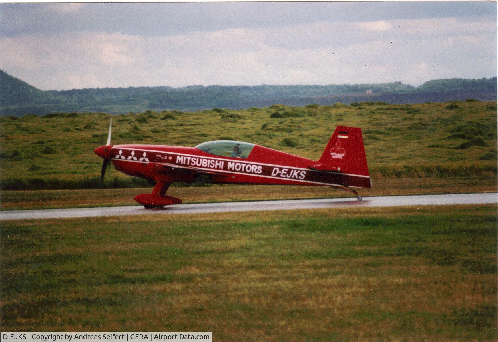 D-EJKS, Extra EA-300S C/N 010, Gera 2000