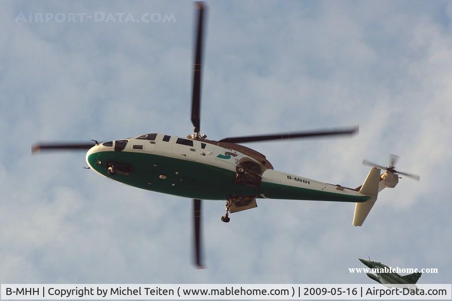 B-MHH, 1997 Sikorsky S-76C+ C/N 760476, Heli Express
