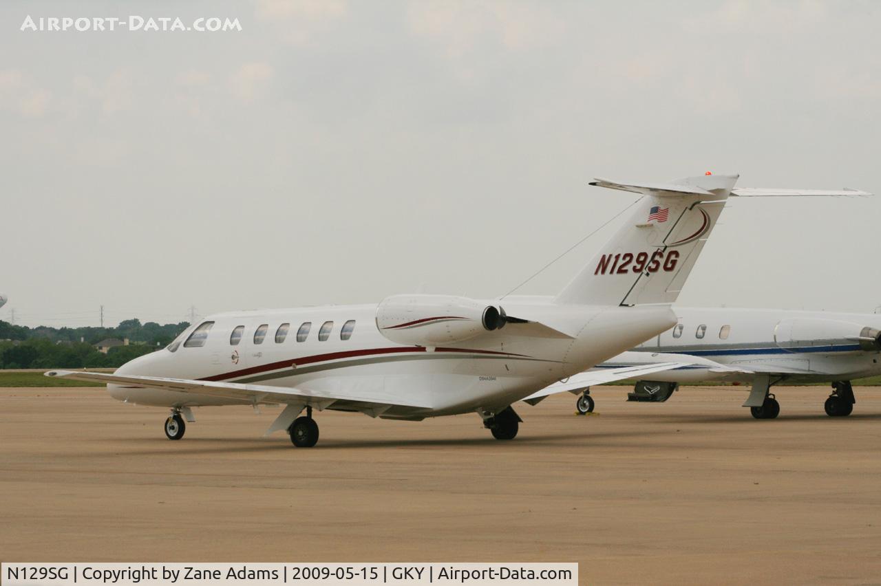 N129SG, 2002 Cessna CitationJet CJ2 C/N 525A0129, At Arlington Municipal