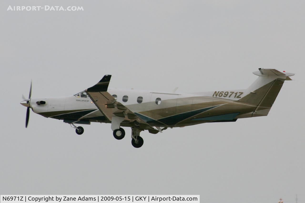 N6971Z, 2005 Pilatus PC-12/45 C/N 629, At Arlington Municipal