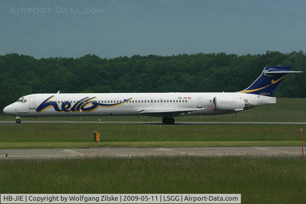 HB-JIE, 1996 McDonnell Douglas MD-90-30 C/N 53461, visitor