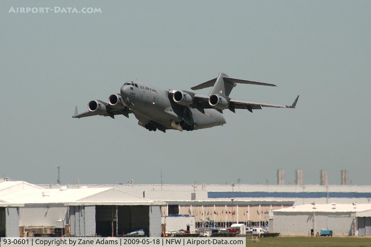 93-0601, 1993 McDonnell Douglas C-17A Globemaster III C/N 50021, Departing NAS Fort Worth - Carswell field on a sunny Monday after a rained out airshow