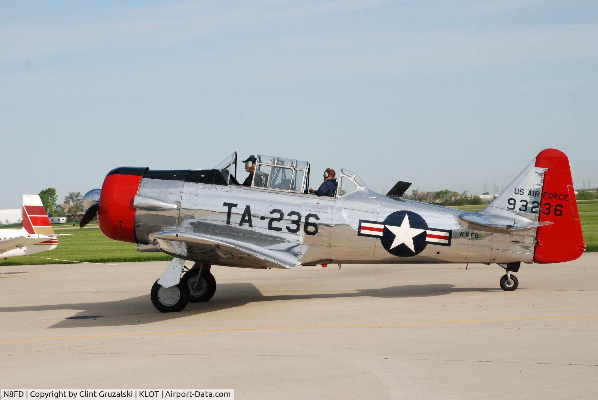 N8FD, North American AT-6G Texan C/N 168-340 (49-3236), T-6 N8FD @KLOT