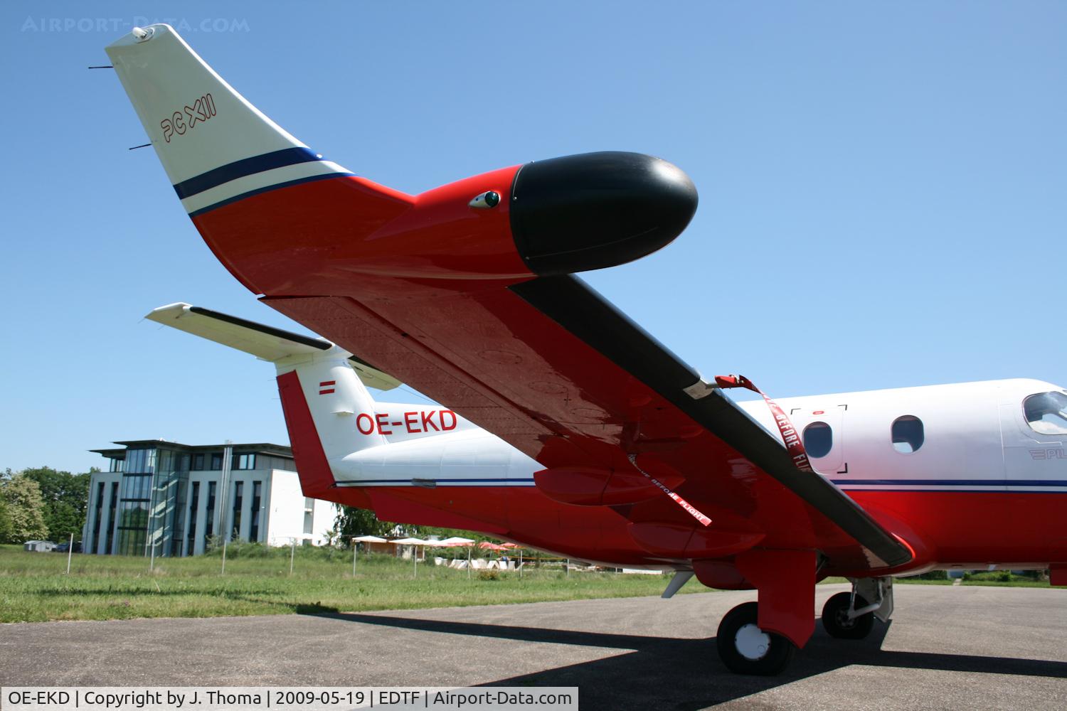OE-EKD, 1996 Pilatus PC-12/45 C/N 142, Pilatus PC-12
