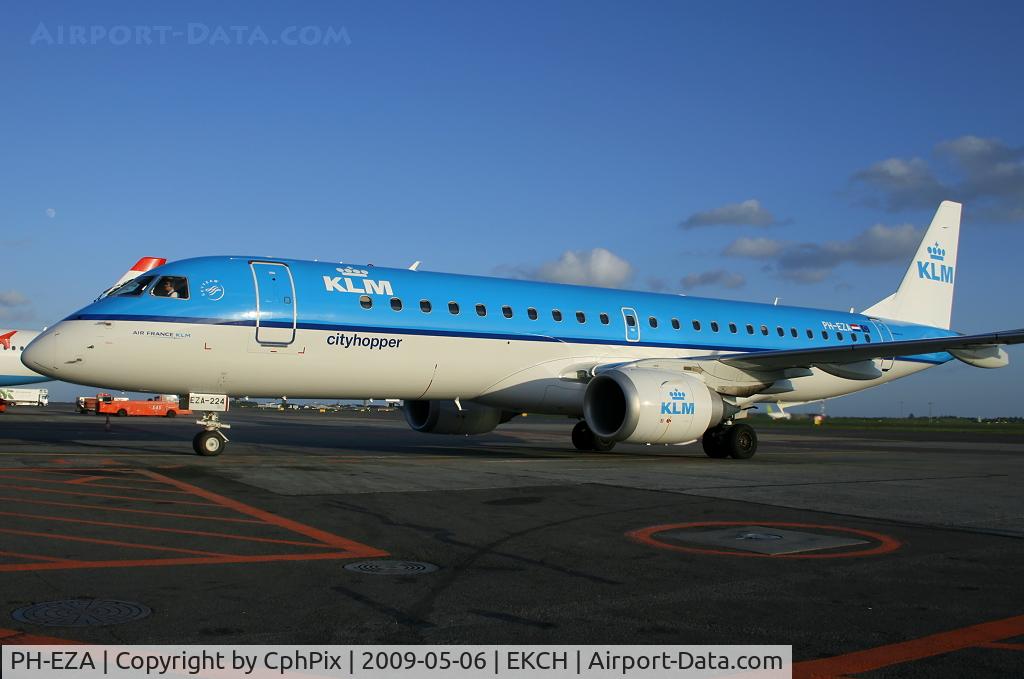 PH-EZA, 2008 Embraer 190LR (ERJ-190-100LR) C/N 19000224, E190