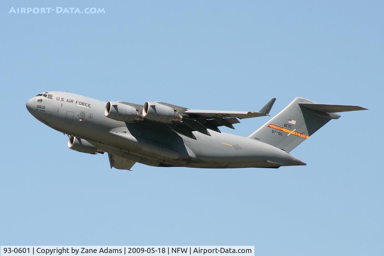 93-0601, 1993 McDonnell Douglas C-17A Globemaster III C/N 50021, Departing NAS Fort Worth - Carswell field on a sunny Monday after a rained out airshow