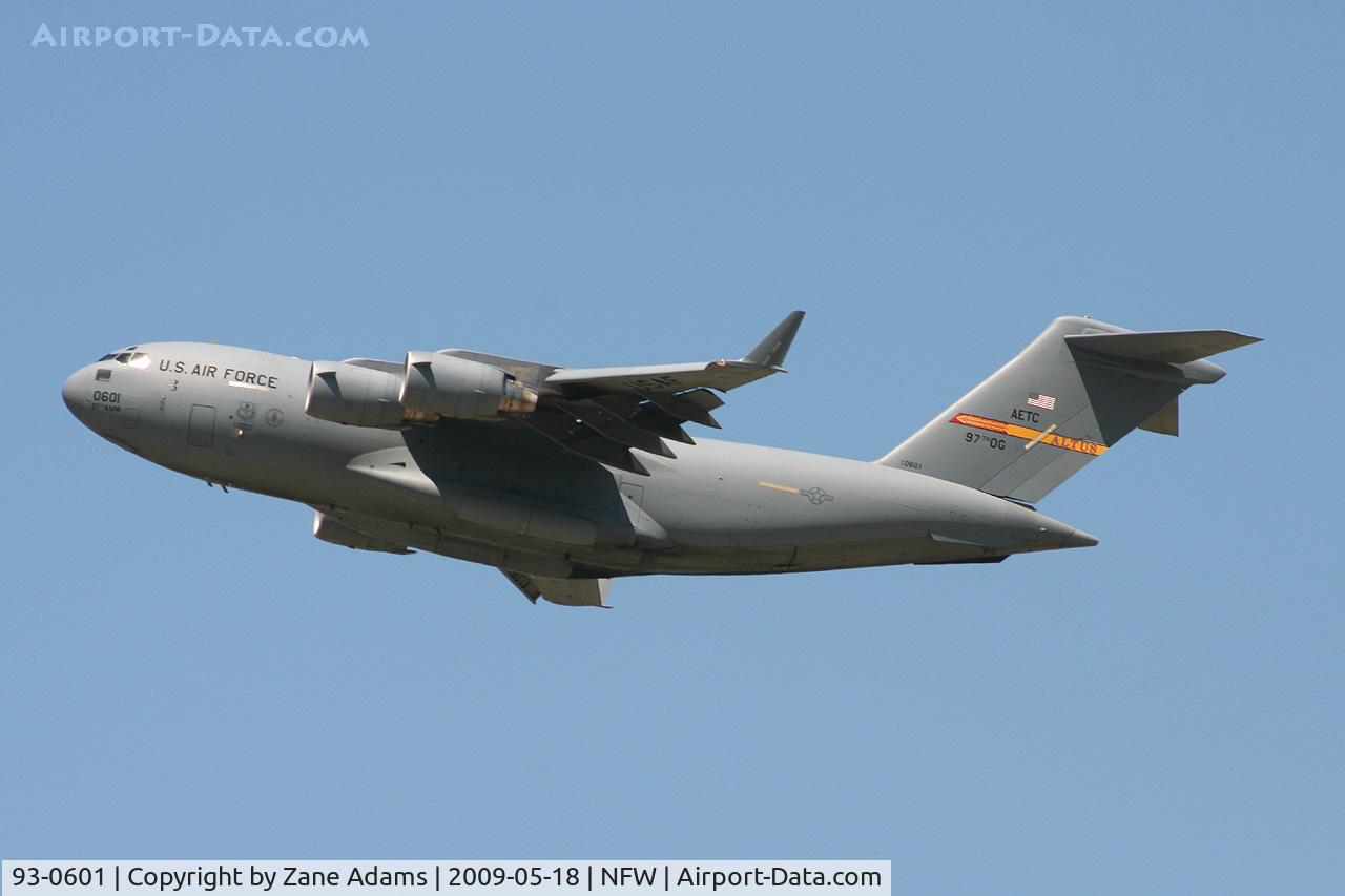 93-0601, 1993 McDonnell Douglas C-17A Globemaster III C/N 50021, Departing NAS Fort Worth - Carswell field on a sunny Monday after a rained out airshow