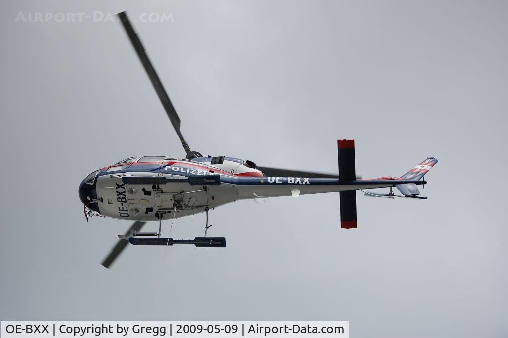 OE-BXX, Eurocopter AS-355N Ecureuil 2 C/N 5558, OE-BXX overhead the city of St.Pölten