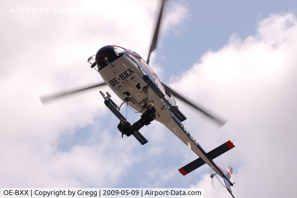 OE-BXX, Eurocopter AS-355N Ecureuil 2 C/N 5558, OE-BXX carrying an Austrian SWAT Team