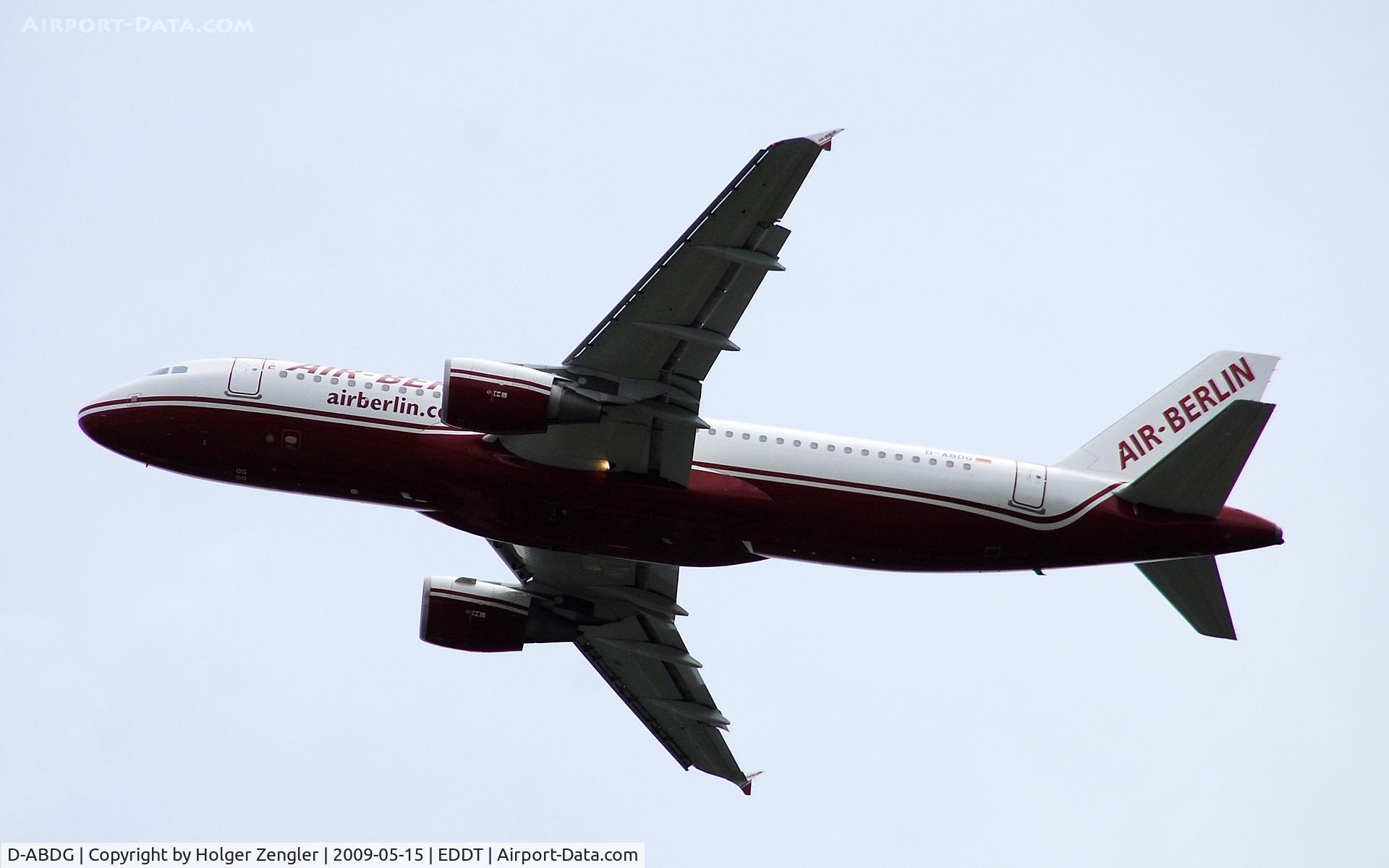 D-ABDG, 1999 Airbus A320-214 C/N 2835, An Airbus in elder Air Berlin colours is leaving TXL for a southern destination