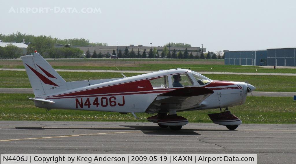 N4406J, 1967 Piper PA-28-140 C/N 28-22800, 1967 Piper PA-28-140