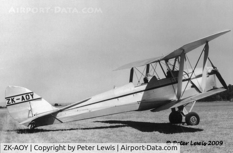 ZK-AOY, 1945 De Havilland New Zealand DH-82A Tiger Moth C/N DHNZ178, Valet Service (Nelson) Ltd.
