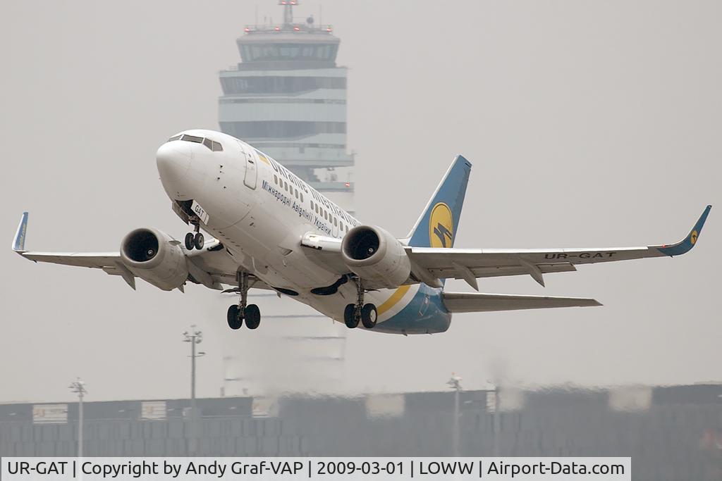 UR-GAT, 1993 Boeing 737-528 C/N 25237, Ukraine International 737-500