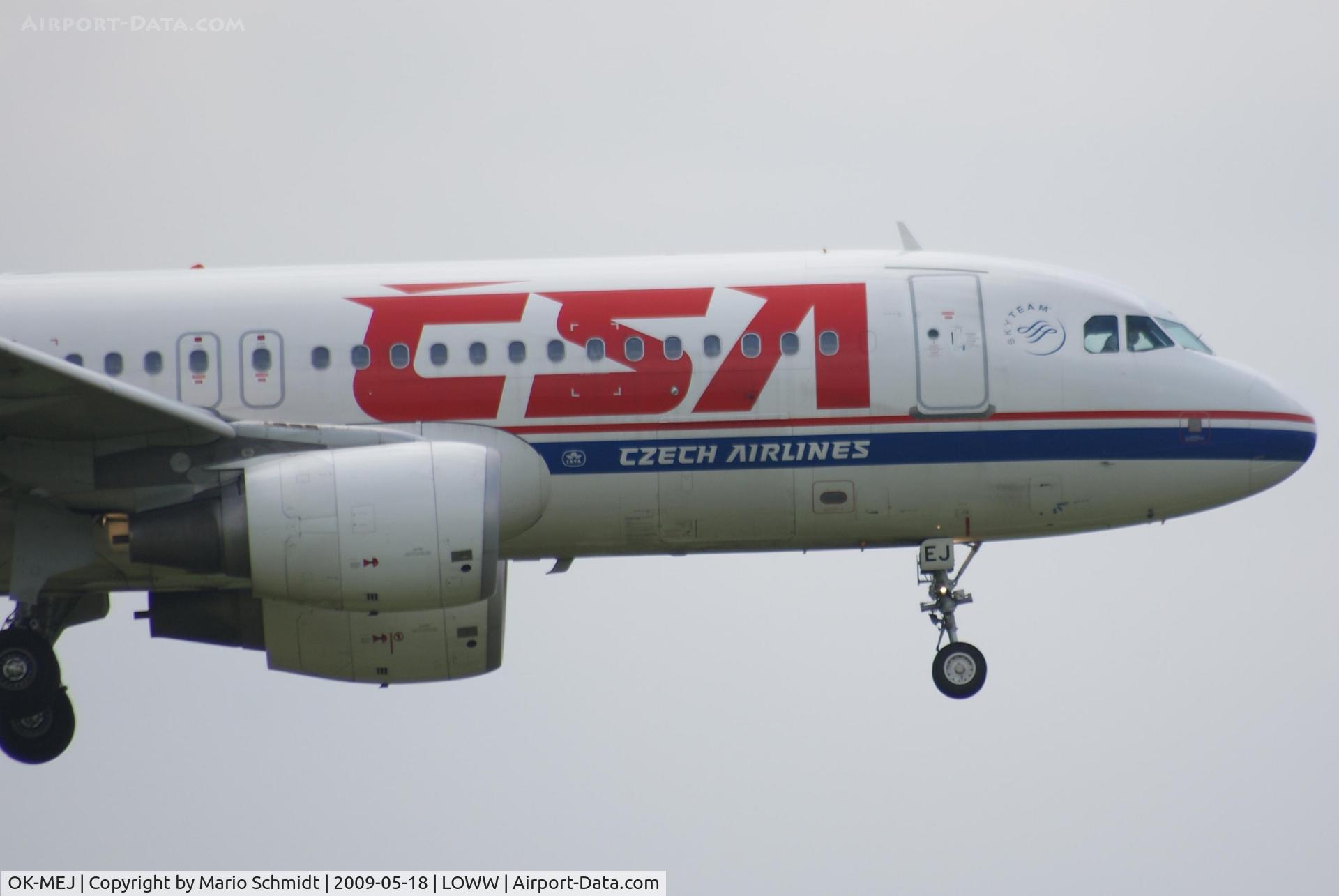 OK-MEJ, 2007 Airbus A320-214 C/N 3097, landing on runway 34