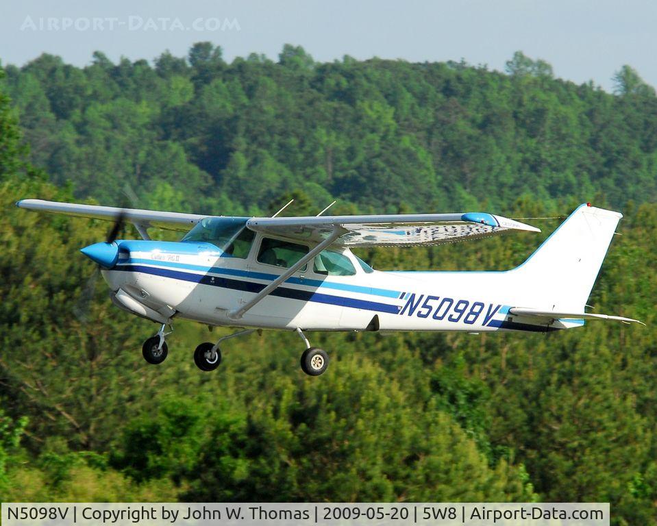 N5098V, 1980 Cessna 172RG Cutlass RG C/N 172RG0448, Departing runway 4