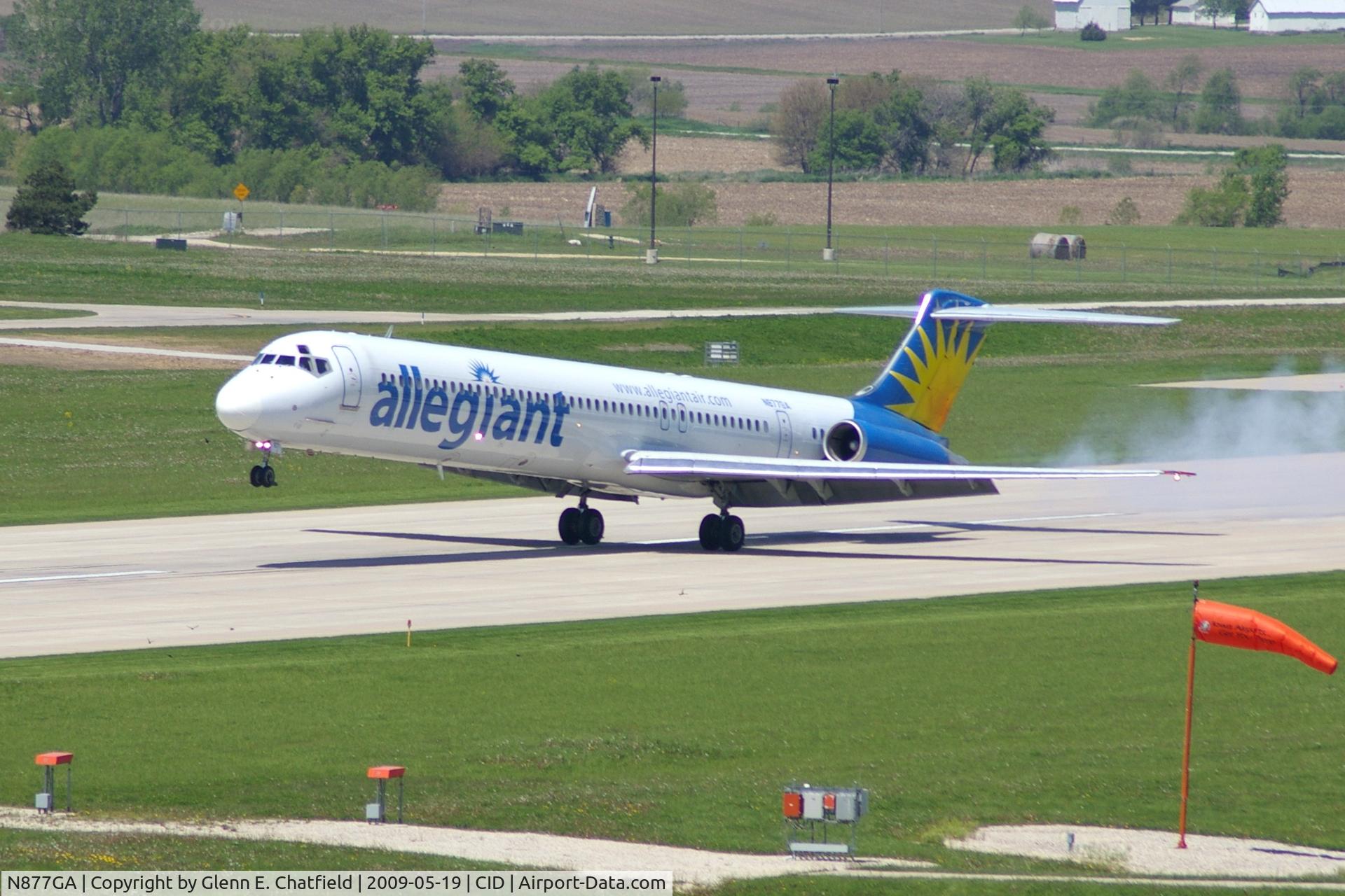 N877GA, 1994 McDonnell Douglas MD-83 (DC-9-83) C/N 53467, Arriving Runway 13