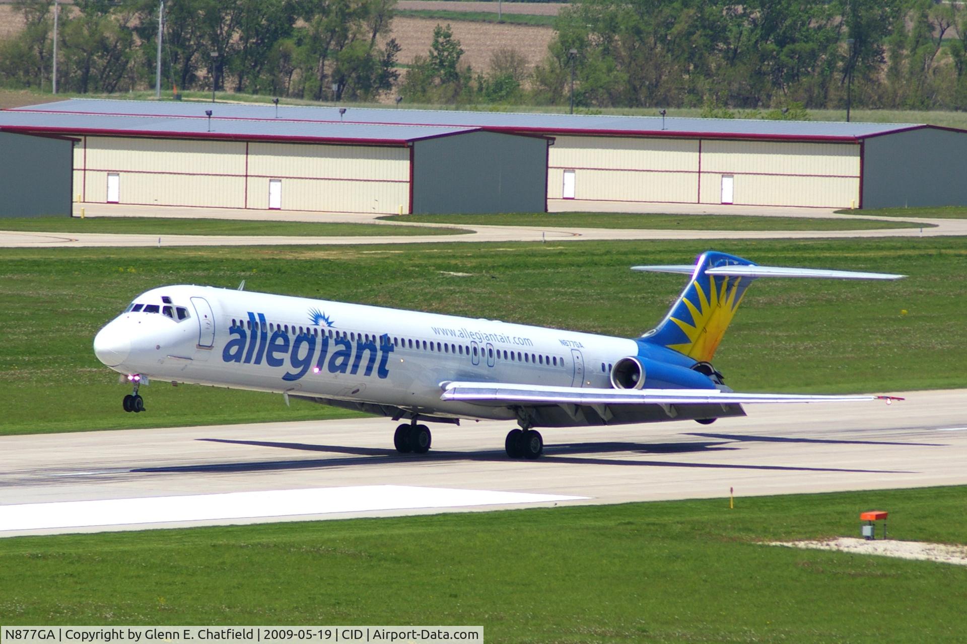 N877GA, 1994 McDonnell Douglas MD-83 (DC-9-83) C/N 53467, Arriving Runway 13