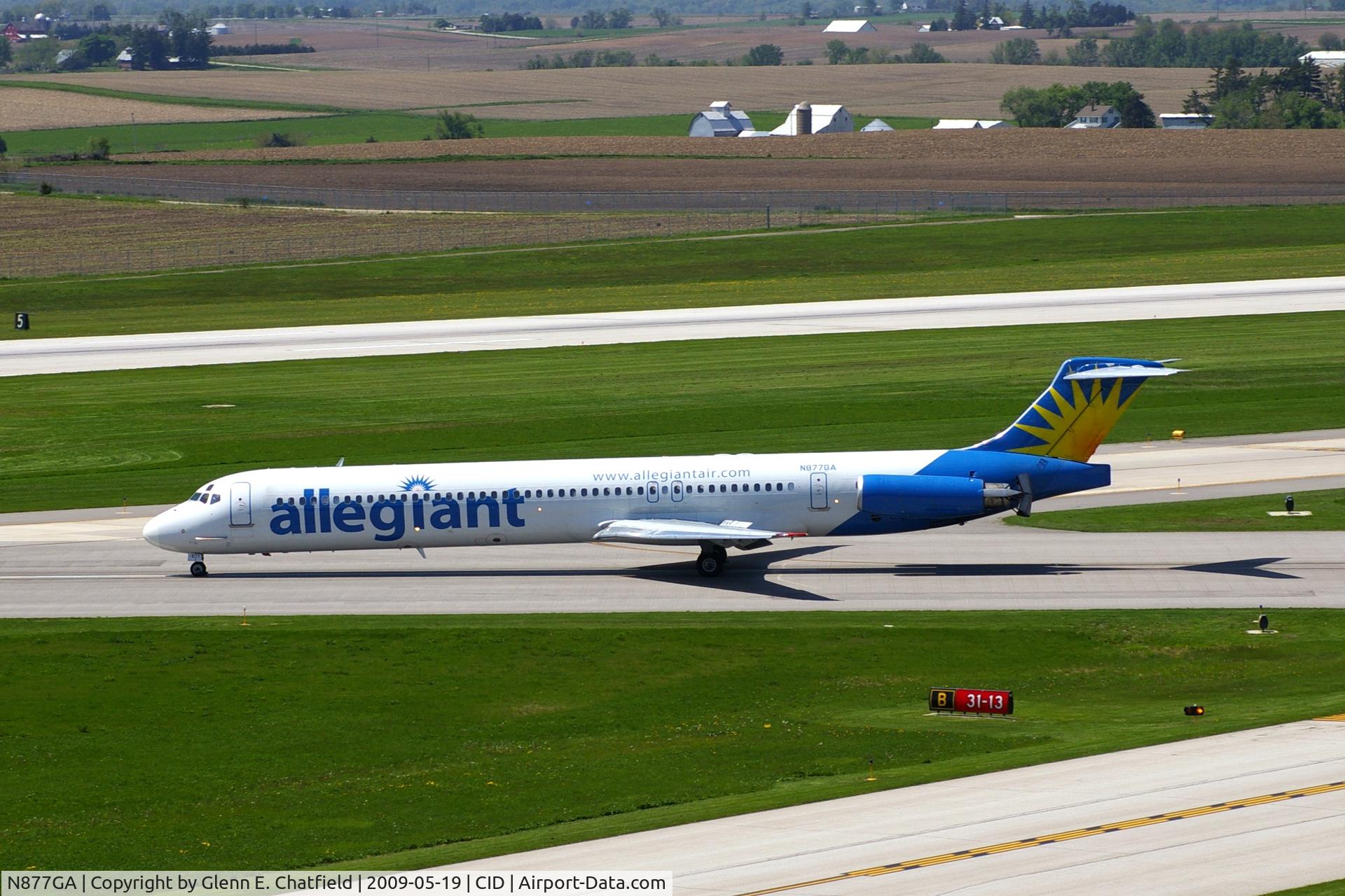 N877GA, 1994 McDonnell Douglas MD-83 (DC-9-83) C/N 53467, Arriving Runway 13