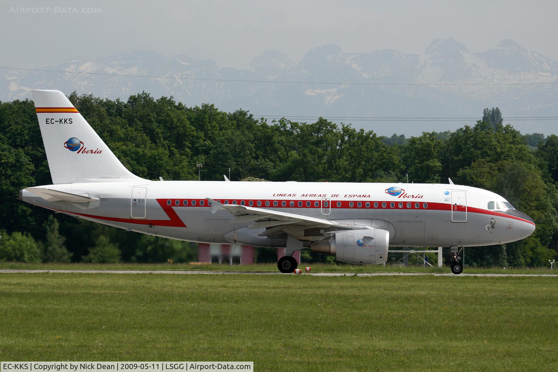 EC-KKS, 2007 Airbus A319-111 C/N 3320, LSGG