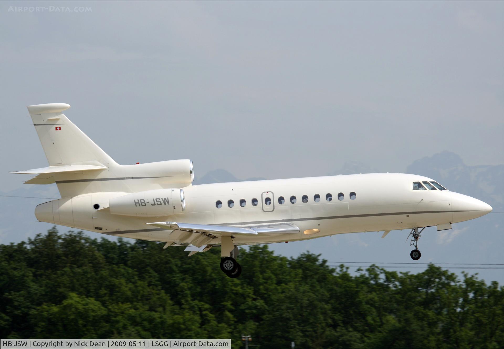 HB-JSW, 2005 Dassault Falcon 900DX C/N 601, LSGG