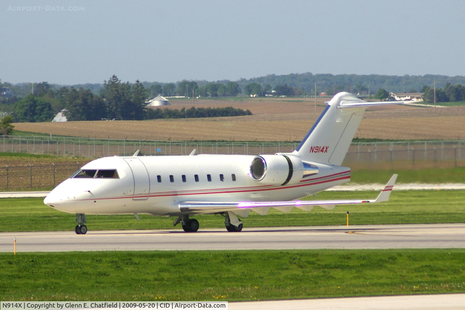 N914X, 1995 Canadair Challenger 601-3R (CL-600-2B16) C/N 5185, Taxiing on Alpha on the way to Landmark FBO