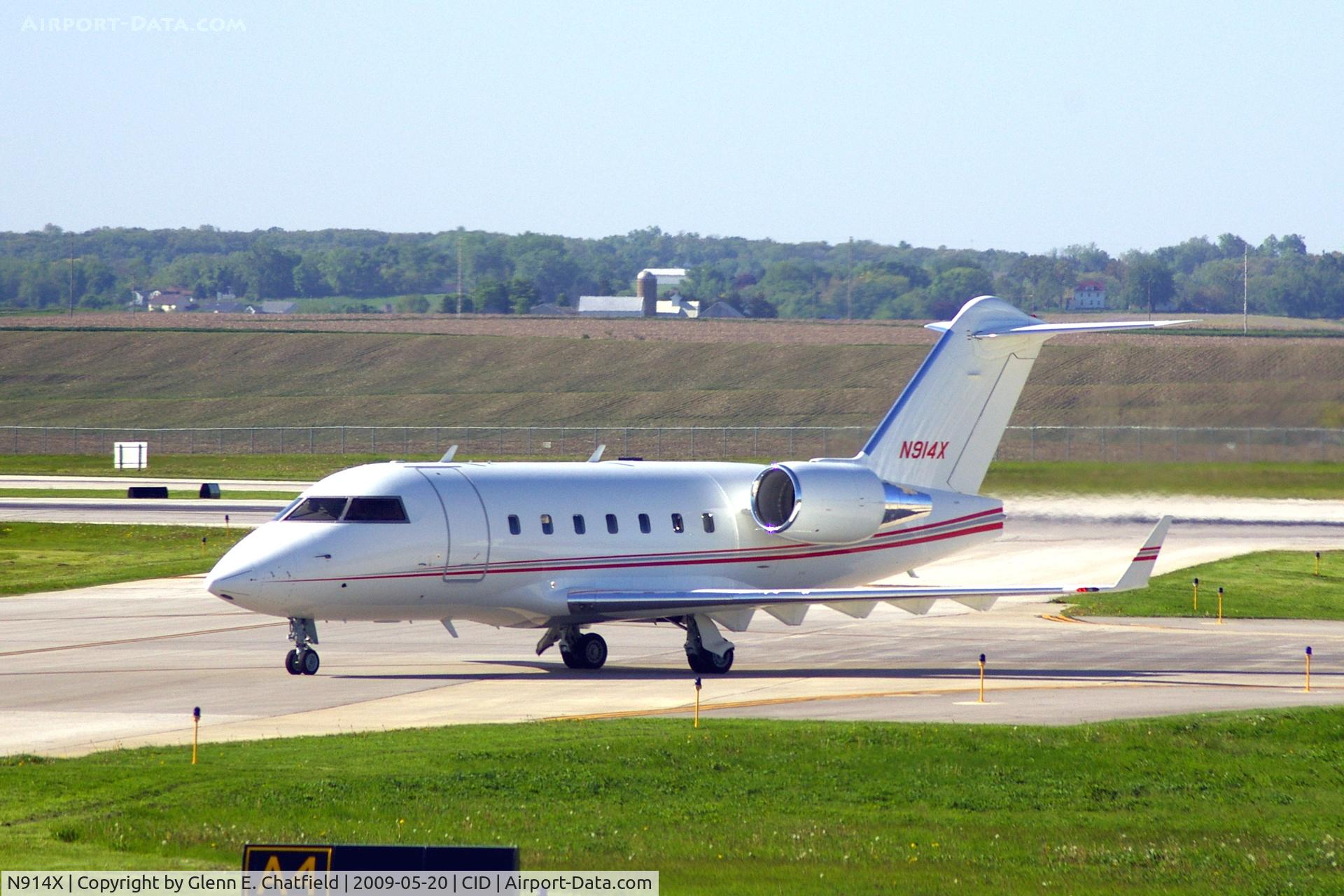 N914X, 1995 Canadair Challenger 601-3R (CL-600-2B16) C/N 5185, Turning onto Alpha 4 from Alpha on the way to Landmark FBO
