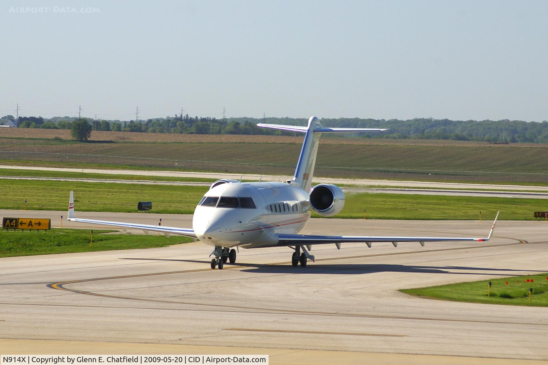 N914X, 1995 Canadair Challenger 601-3R (CL-600-2B16) C/N 5185, Taxiing on Alpha 4 on the way to Landmark FBO