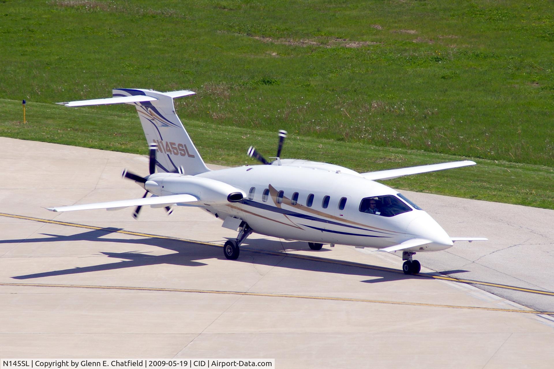 N145SL, 2004 Piaggio P-180 Avanti C/N 1093, Taxiing to Landmark FBO.