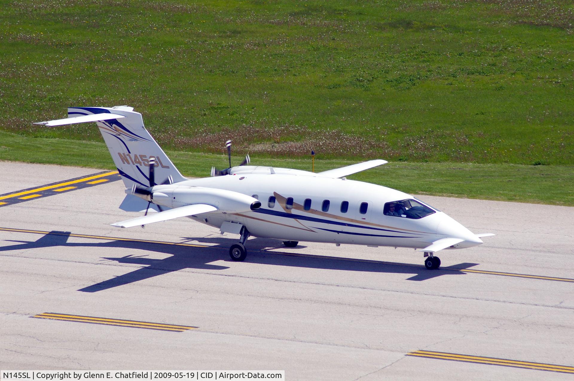 N145SL, 2004 Piaggio P-180 Avanti C/N 1093, Taxiing to Landmark FBO.