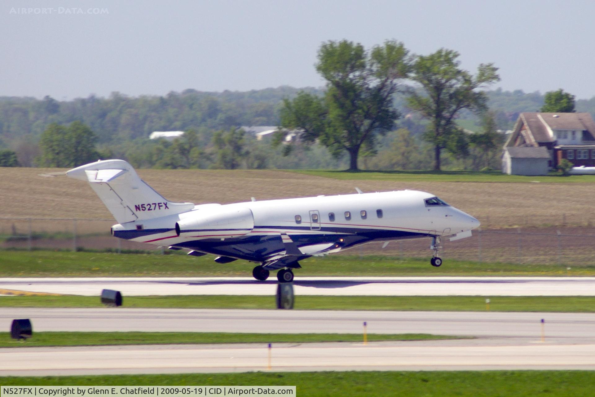 N527FX, 2006 Bombardier Challenger 300 (BD-100-1A10) C/N 20124, Departing Runway 27