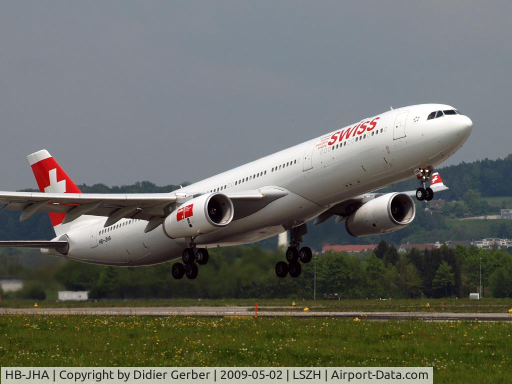HB-JHA, 2009 Airbus A330-343 C/N 1000, Take-off Rwy 16