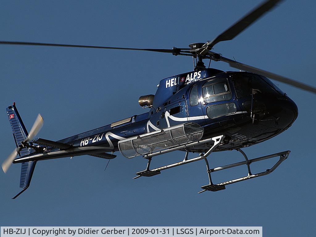 HB-ZIJ, 2006 Eurocopter AS-350B-3 Ecureuil Ecureuil C/N 4079, Sun, blue sky and... very cold temperature