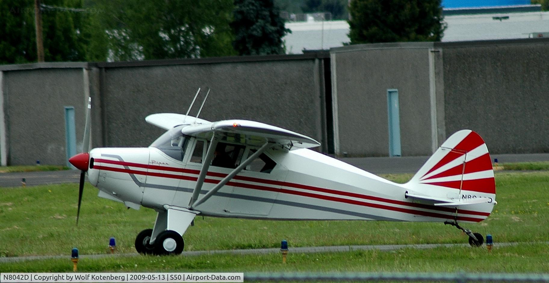 N8042D, 1957 Piper PA-22-150 C/N 22-5567, rolling to take-off
