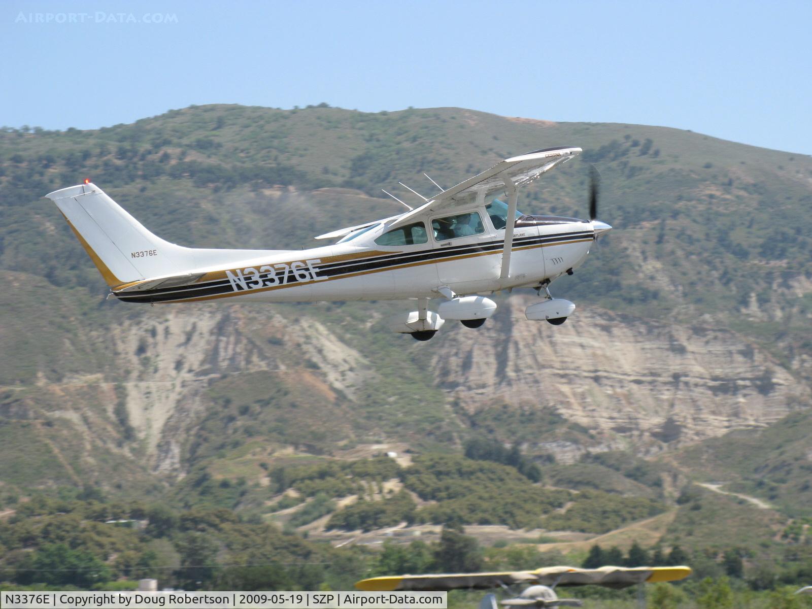 N3376E, 1982 Cessna 182R Skylane C/N 18268243, 1982 Cessna 182R SKYLANE, Continental O-470-U 230 Hp, takeoff climb Rwy 22