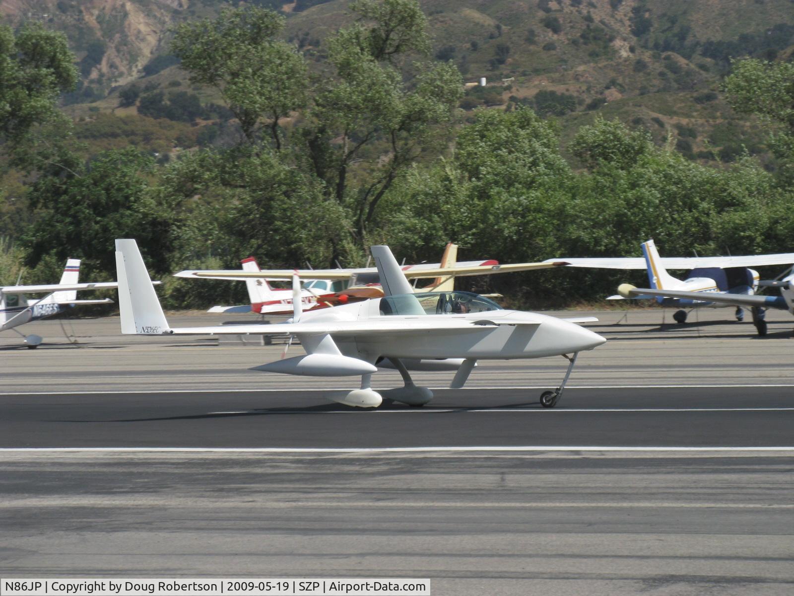 N86JP, 1986 Rutan Long-EZ C/N 839, 1986 Potter LONG EZE camard, Lycoming O-235 115 Hp, long range tanks, takeoff roll Rwy 22