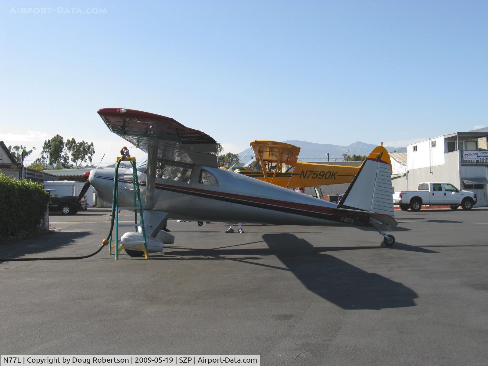 N77L, 1948 Luscombe 8A C/N 6339, 1948 Luscombe 8A, Continental C90 90 Hp, refueling