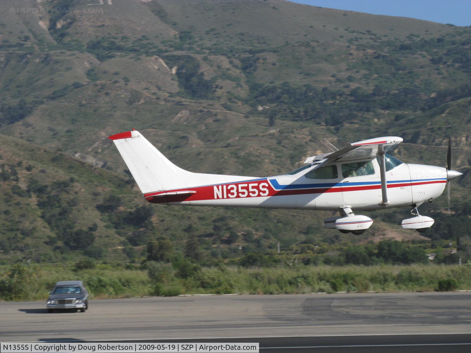 N1355S, 1976 Cessna 182P Skylane C/N 18264918, 1976 Cessna 182P SKYLANE Continental O-470-S 230 Hp, takeoff climb Rwy 22
