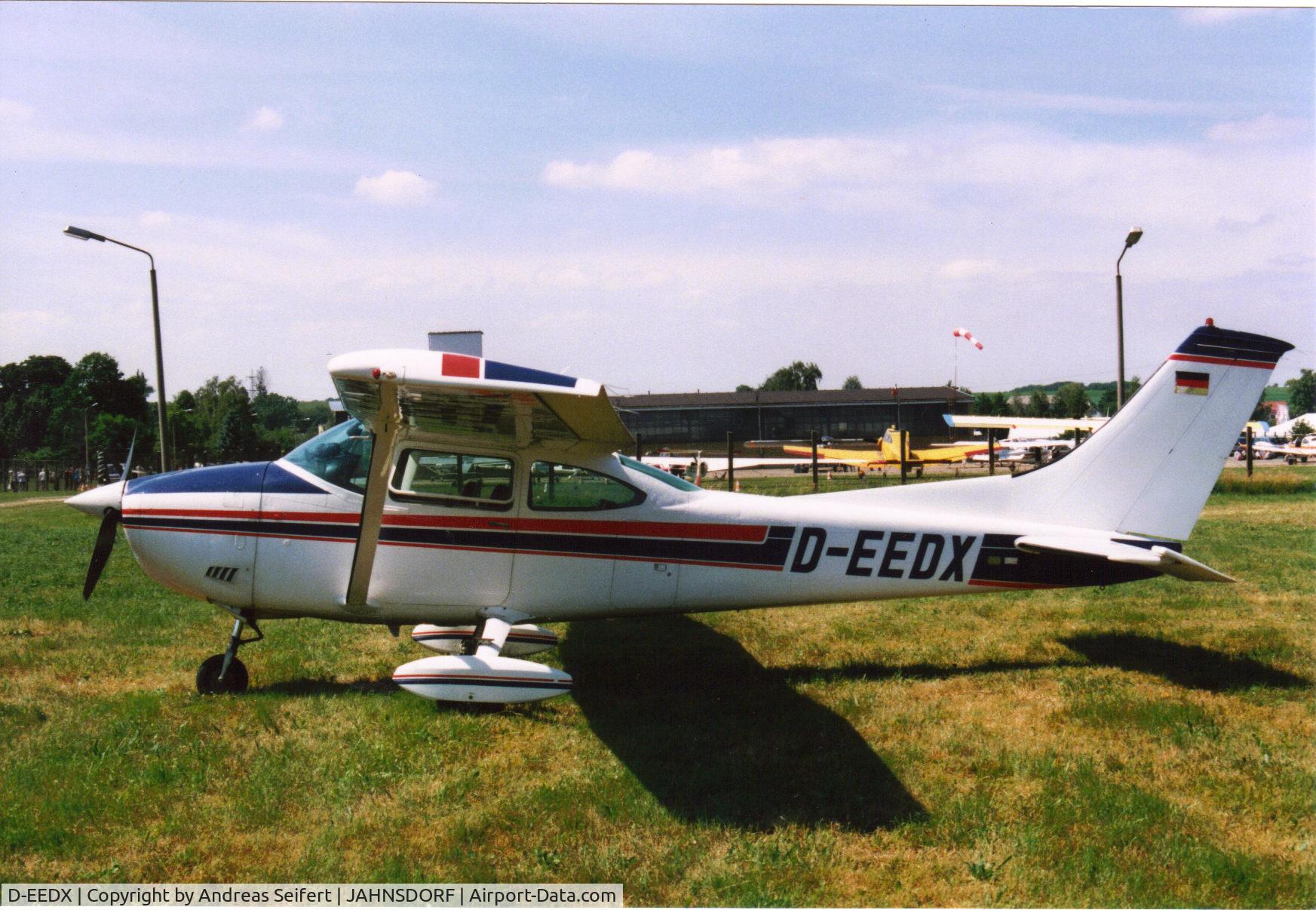 D-EEDX, Cessna 182P Skylane Skylane C/N 18261530, Jahnsdorf 2000