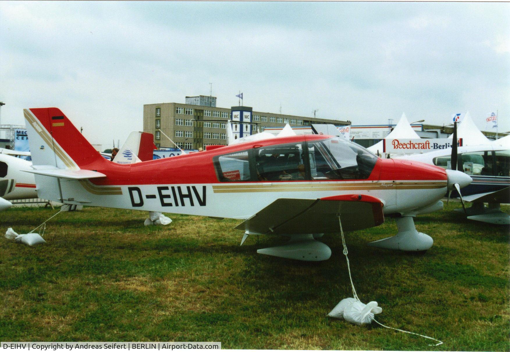 D-EIHV, 1989 Robin DR-400-180R Remorqueur Regent C/N 1908, Berlin ILA 2000