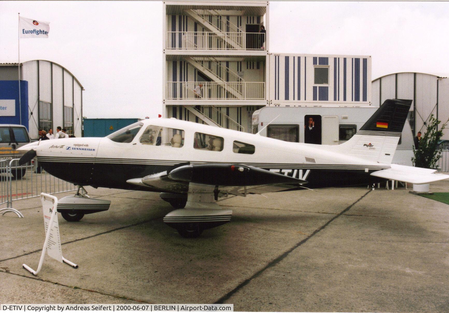 D-ETIV, 2000 Piper 28-181 Archer III C/N 28-43326, Berlin ILA 7.6.2000