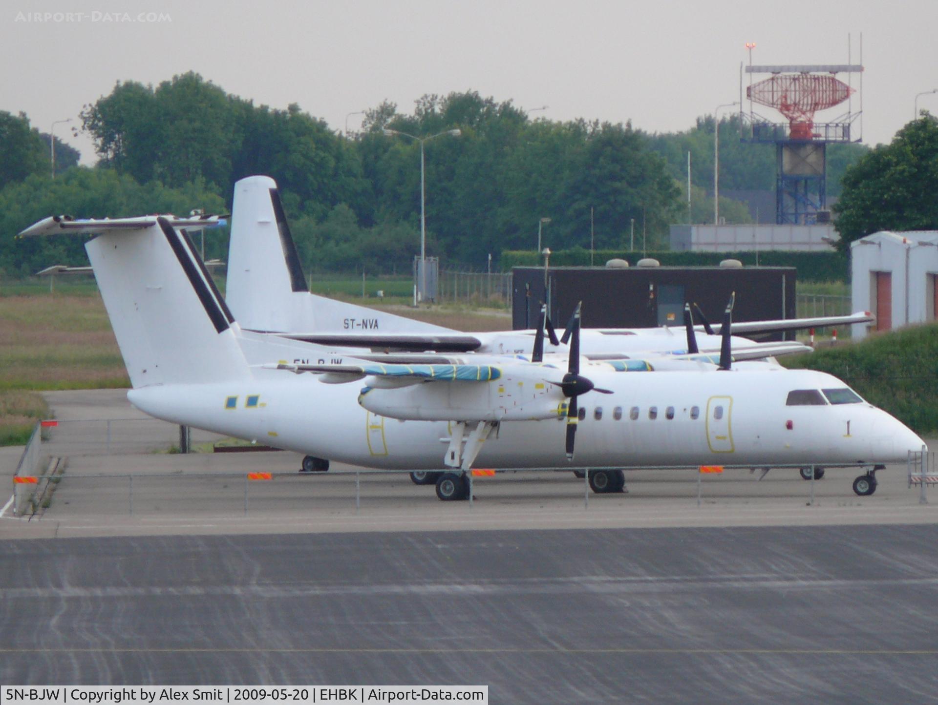 5N-BJW, De Havilland Canada DHC-8-311Q Dash 8 C/N 451, De Havilland Canada DHC8-Q311 Dash 8 5N-BJW Schreiner Aerocontractors