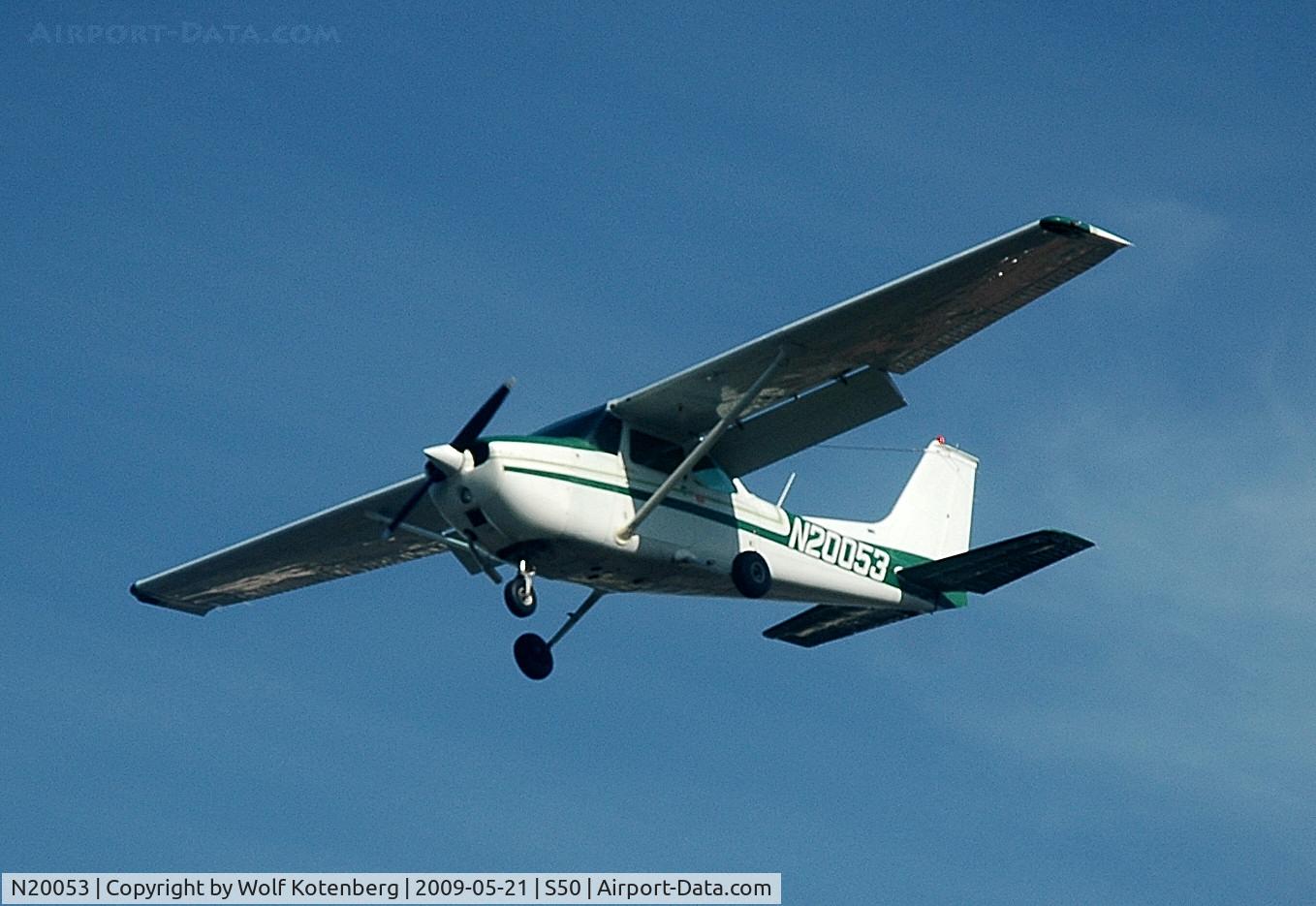 N20053, 1972 Cessna 172M C/N 17260965, on final