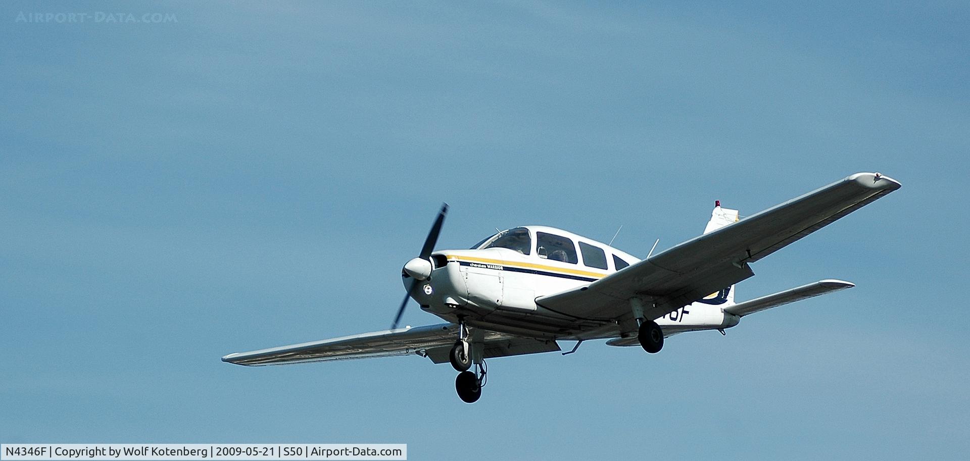 N4346F, 1976 Piper PA-28-151 C/N 28-7715022, flying, on final