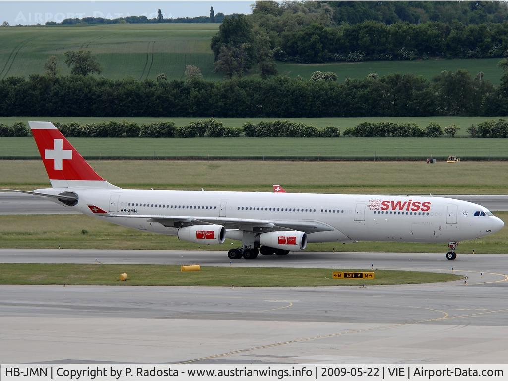 HB-JMN, 1997 Airbus A340-313 C/N 175, Arriving in VIe instead of A 320 Family