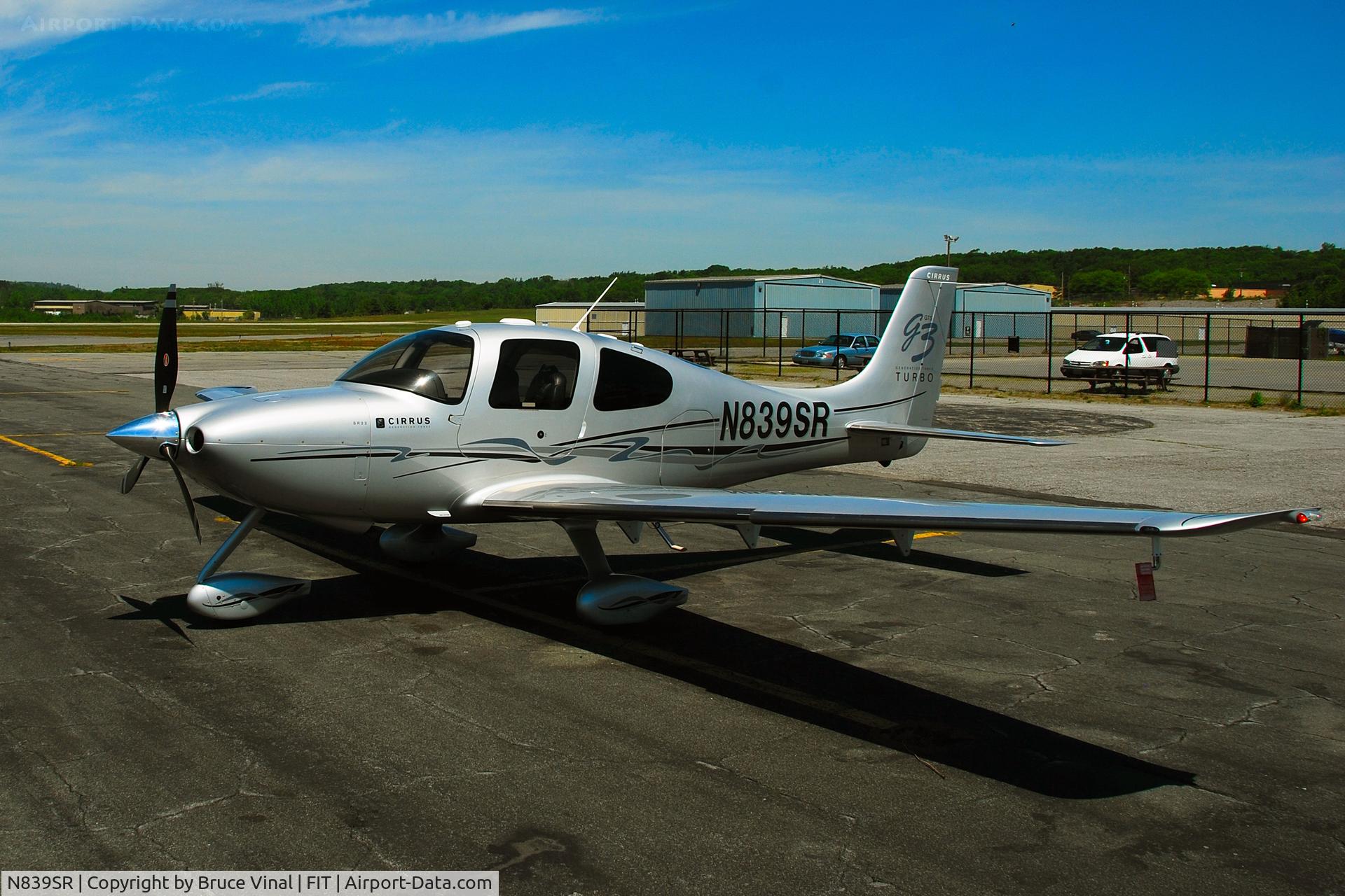 N839SR, 2007 Cirrus SR22 C/N 2726, Fitchburg Mun. Airport